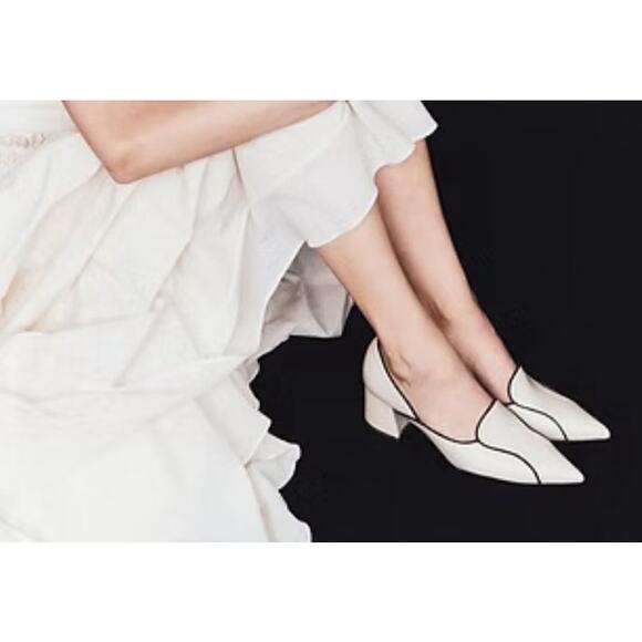 LIKE NEW Mavette Fiona Loafers Pointed Toe Block Heel Ivory/Black Trim EU 38.5 - Picture 4 of 15